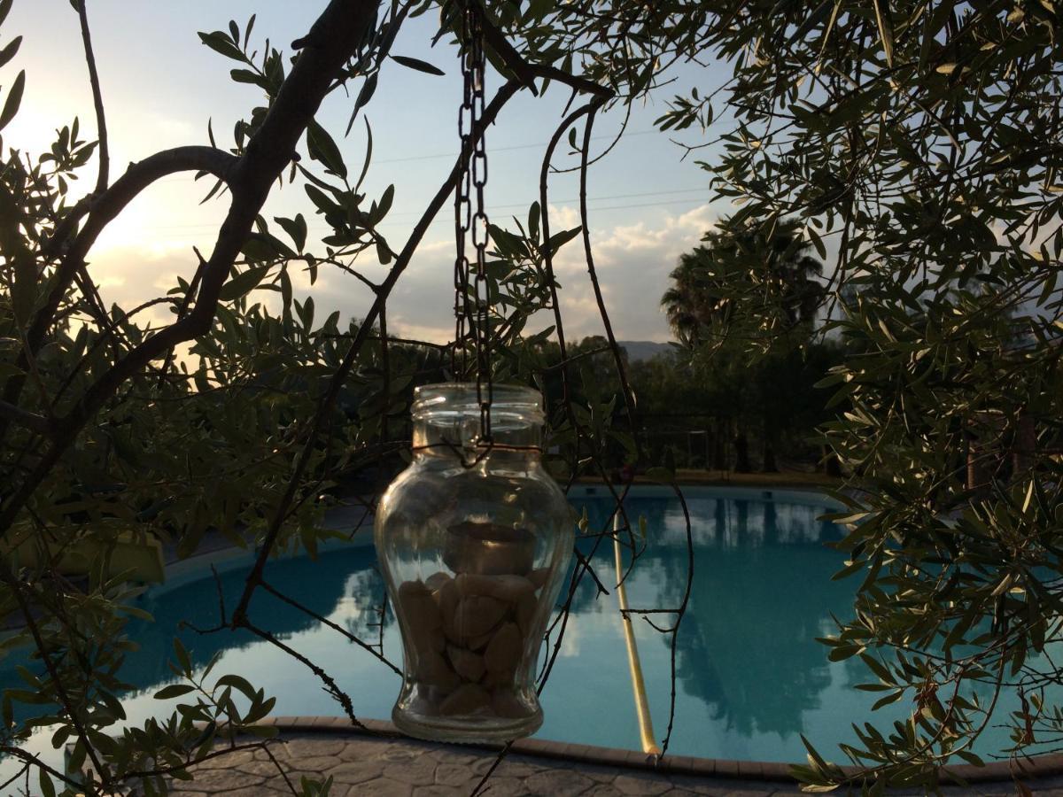 La Dolce Vita Regalbuto Buitenkant foto