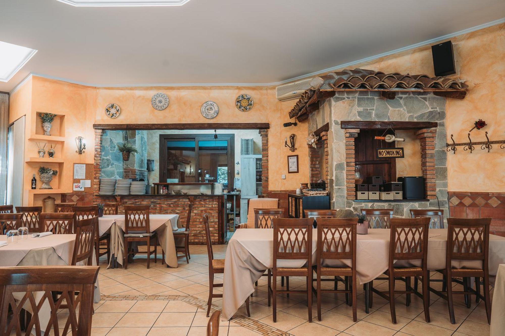 La Dolce Vita Regalbuto Buitenkant foto