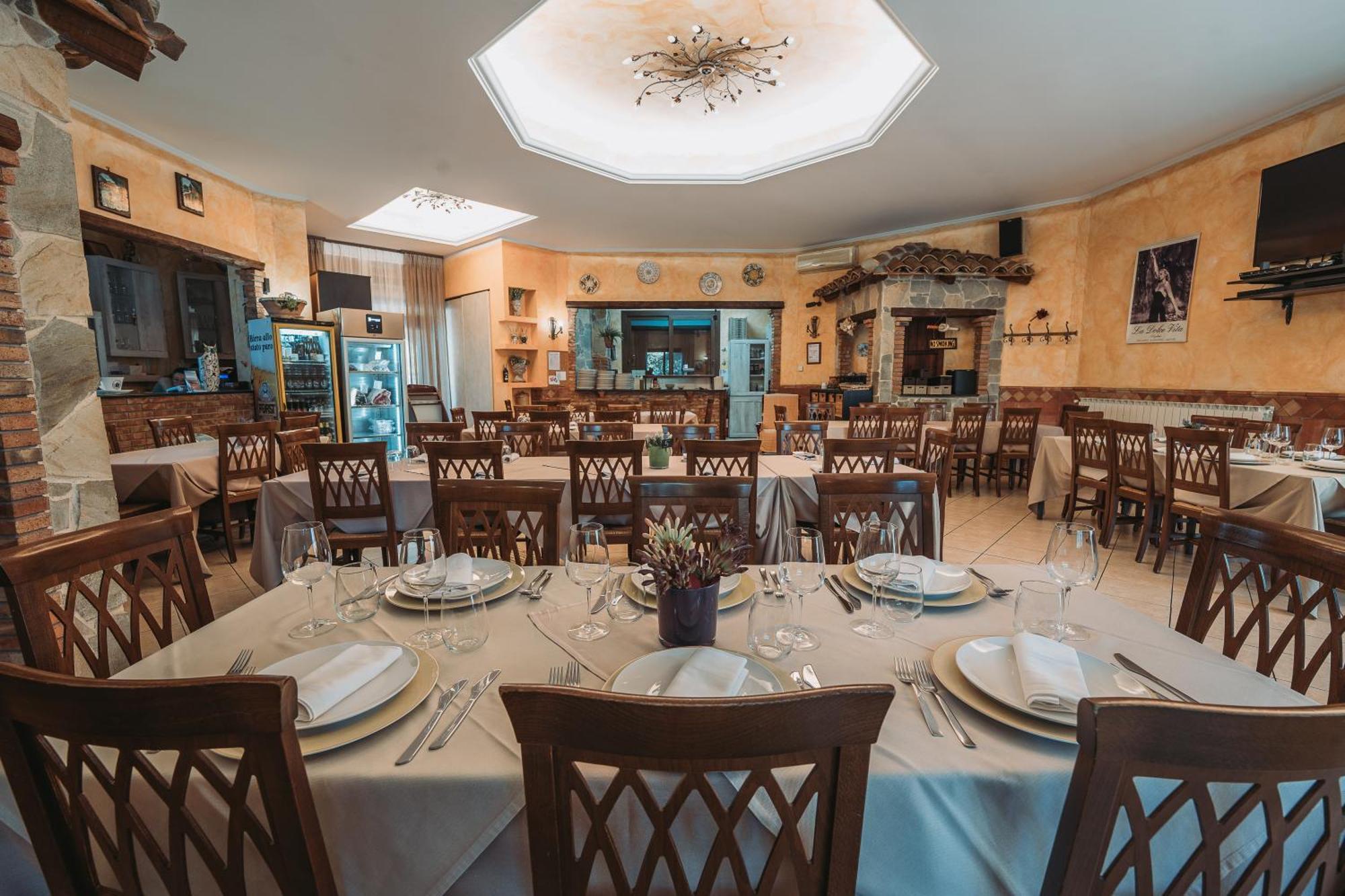 La Dolce Vita Regalbuto Buitenkant foto