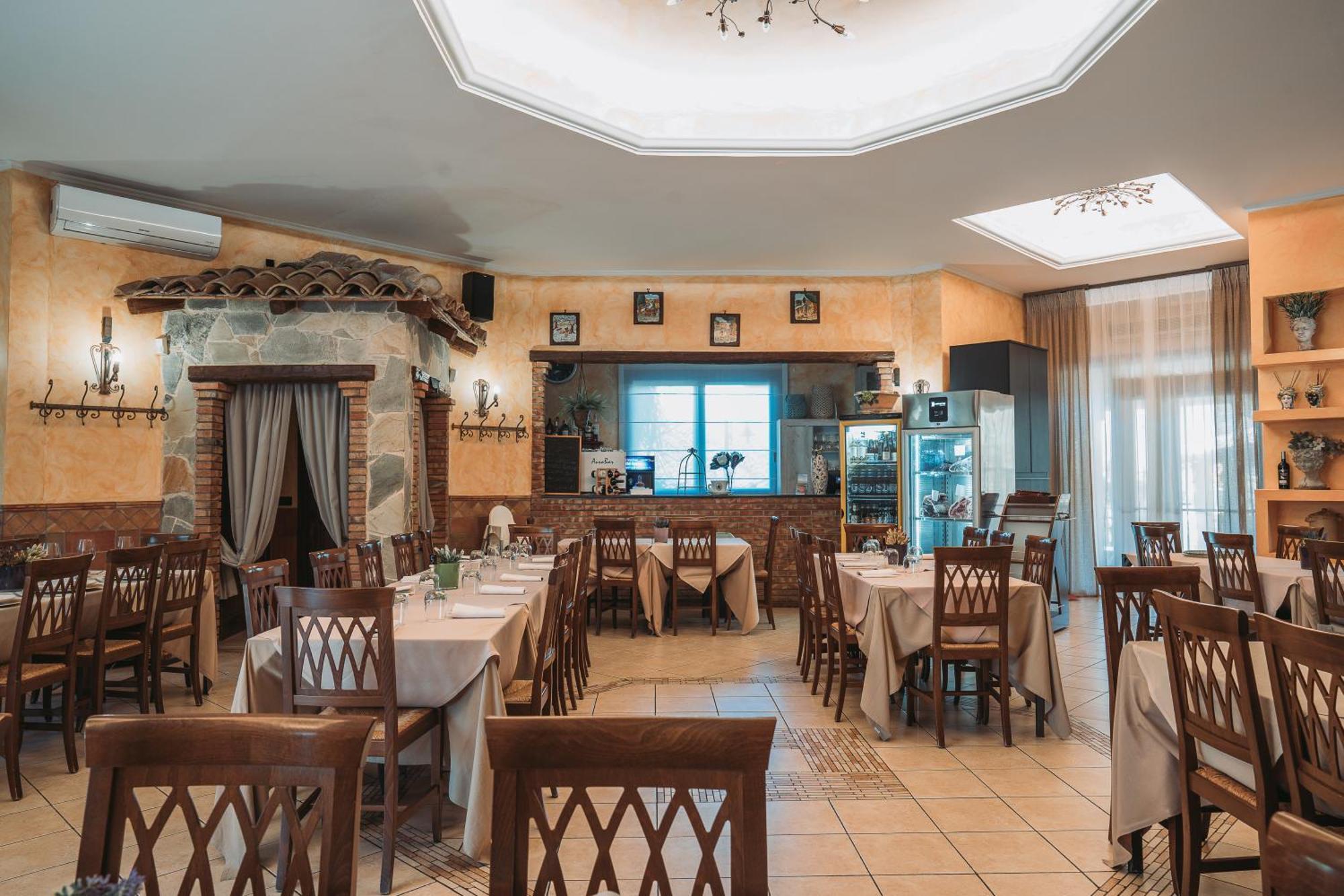 La Dolce Vita Regalbuto Buitenkant foto